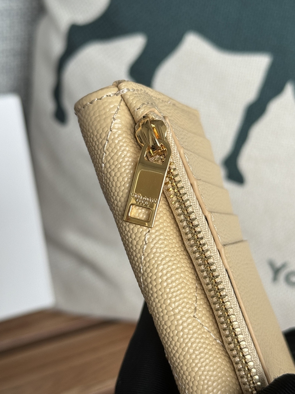 イヴサンローラン財布細部ディテール